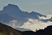 23 E ci scappa un maxi-zoom verso la lontana Presolana